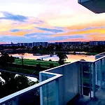 Z Tarasem I Widokiem Na Odre Wroclaw