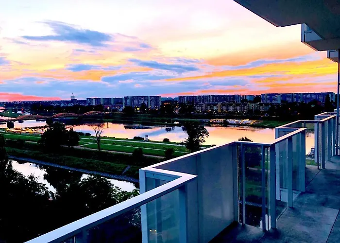 Z Tarasem I Widokiem Na Odre Wroclaw